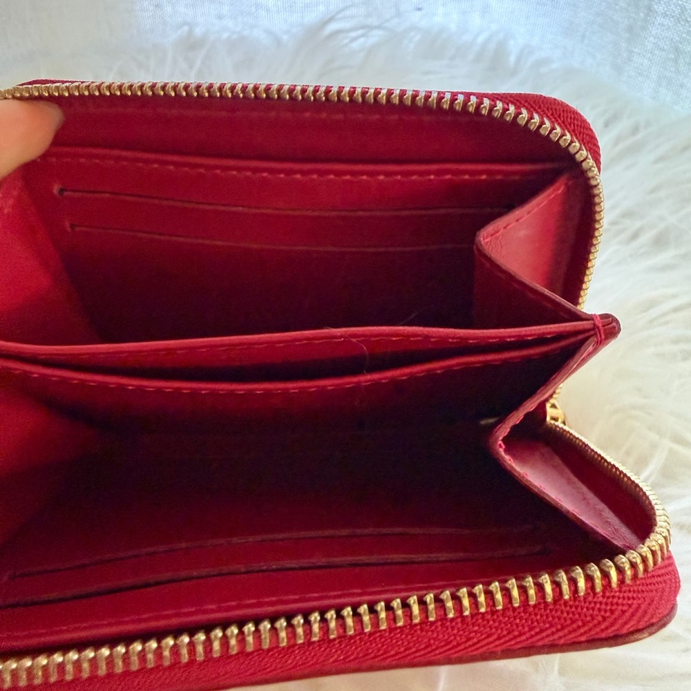 Louis Vuitton Vernis Cherry Red Zipper
Coin Purse - Picture 6 of 8